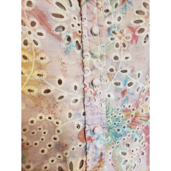 Umgee Pink Floral Eyelet Button Up Blouse Short Sleeve Puff Sleeve Small - Picture 3 of 7